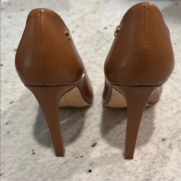 Calvin Klein Tan Heels Size 4.5 - Like New - Picture 4 of 5